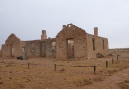 Farina camp grounds and old ruins